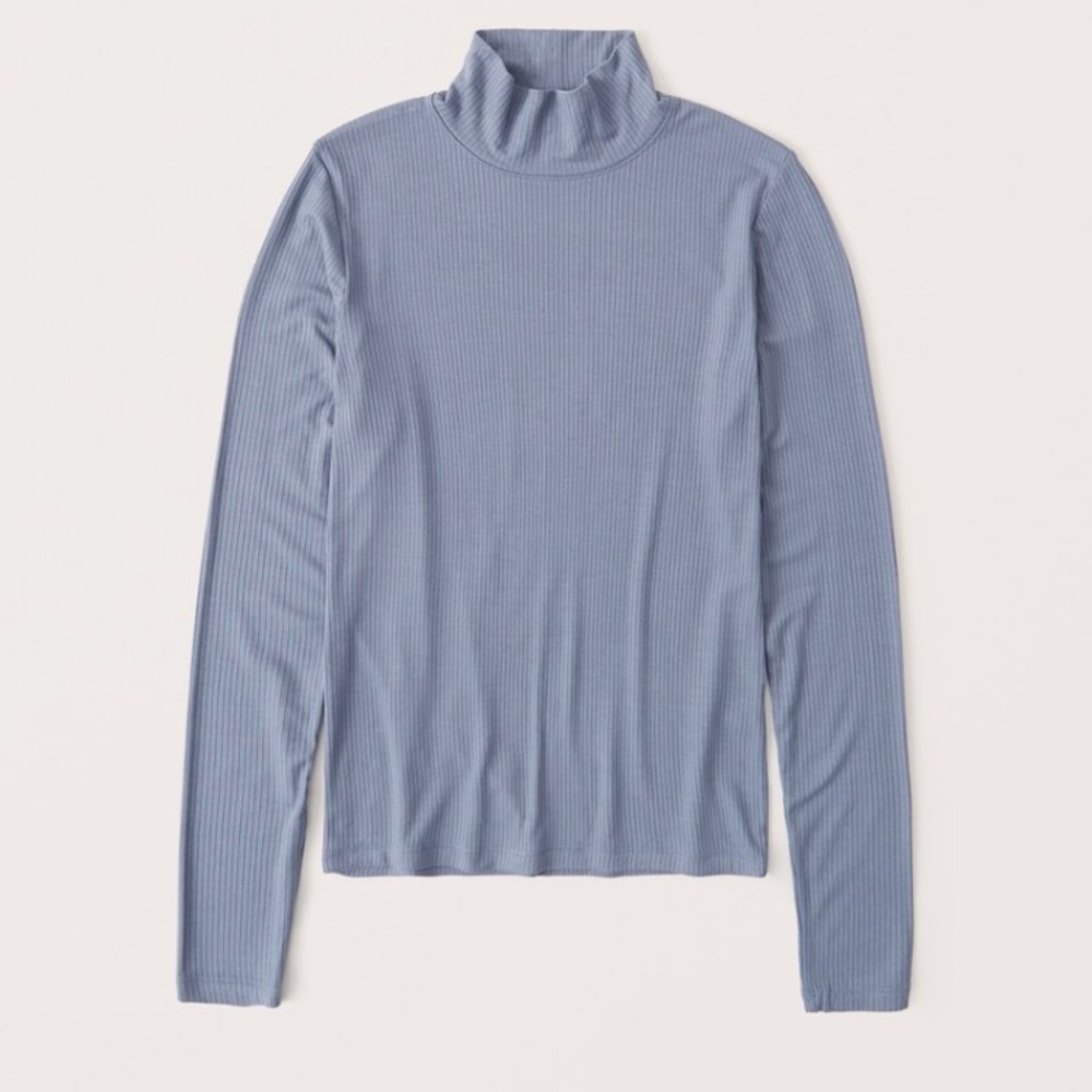 Long-sleeve slim mockneck top
